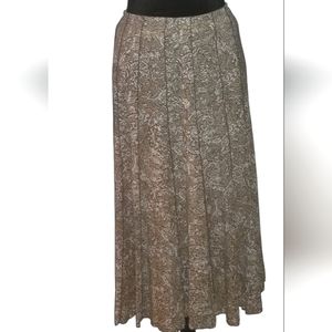Pretty Coldwater Creek neutral midi skirt. SOLD